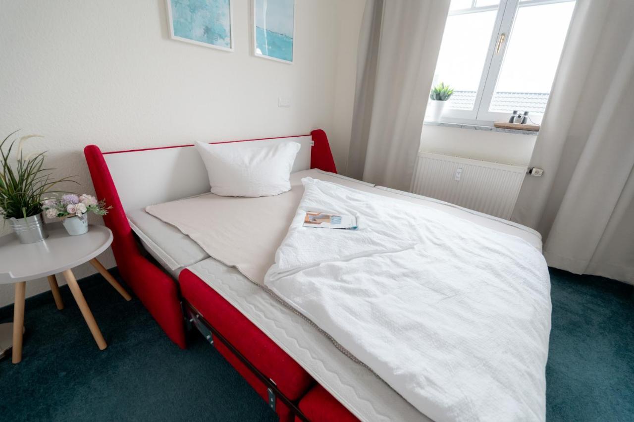Villa Duene Mit Grosser Sonnenterrasse, Kamin, Wlan Und Tiefgarage Fuer 2-4 Personen Ostseebad Kühlungsborn Exterior foto
